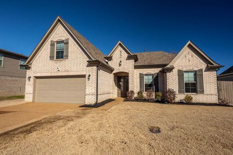 Photo of 95 CHESNUT RIDGE DR, Oakland, TN 38060 (MLS # 10214203)