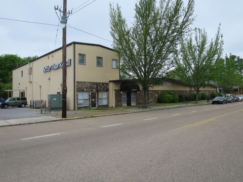 871 S COOPER ST Memphis TN 38104