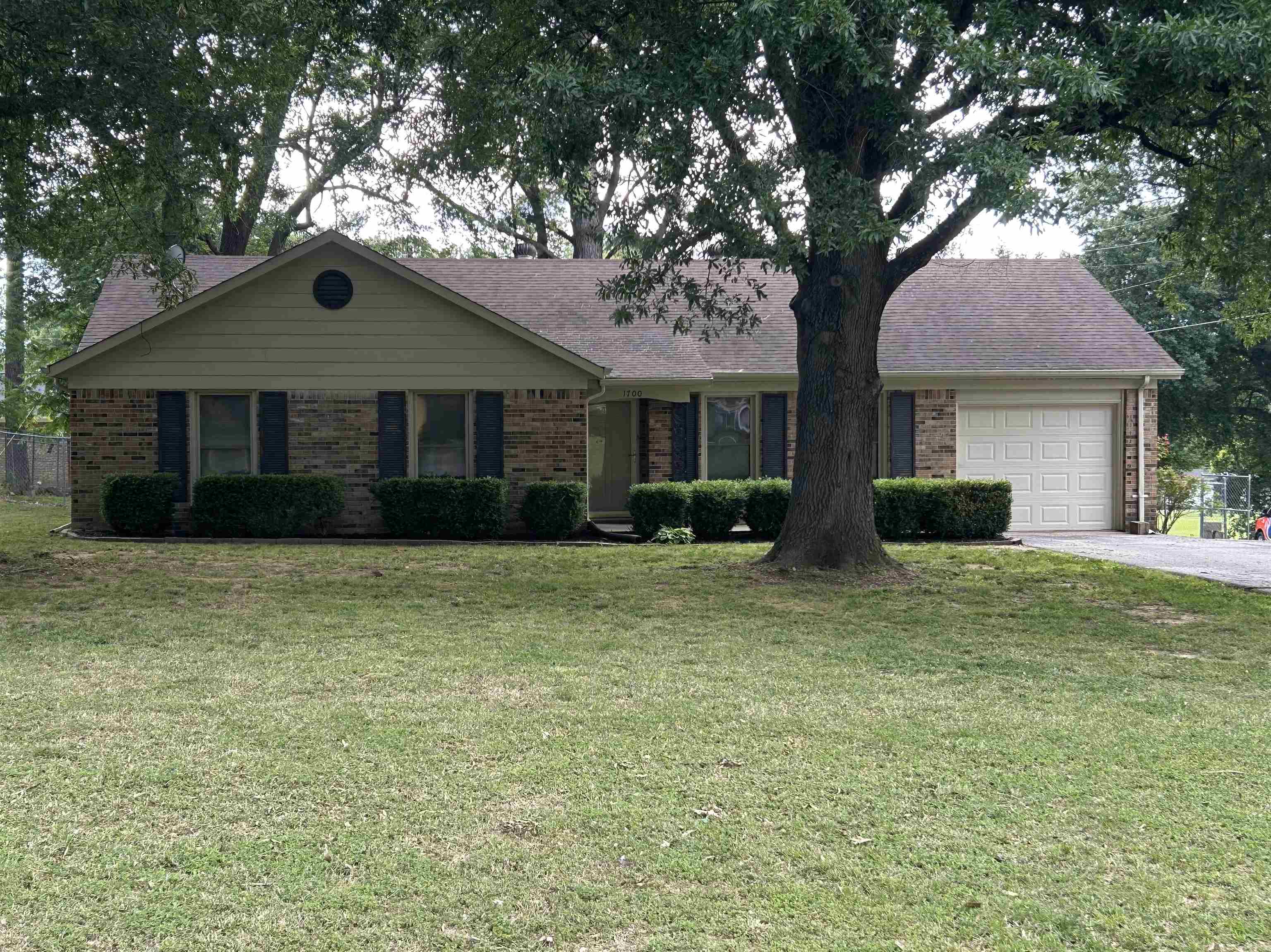 Listing image 1