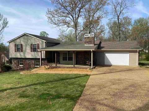 Photo of 629 HILLSIDE DR, Adamsville, TN 38310 (MLS # 10193793)