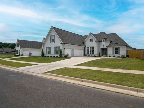 Photo of 9606 GRAYS HOLLOW DR S, Cordova, TN 38018 (MLS # 10221858)