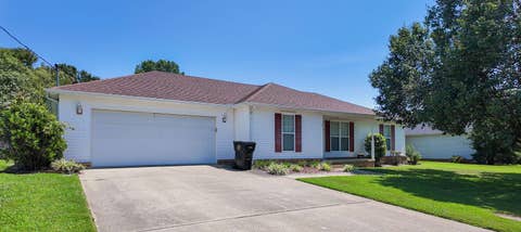 Photo of 900 SIR JAMES AVE, Dyersburg, TN 38024 (MLS # 10228522)