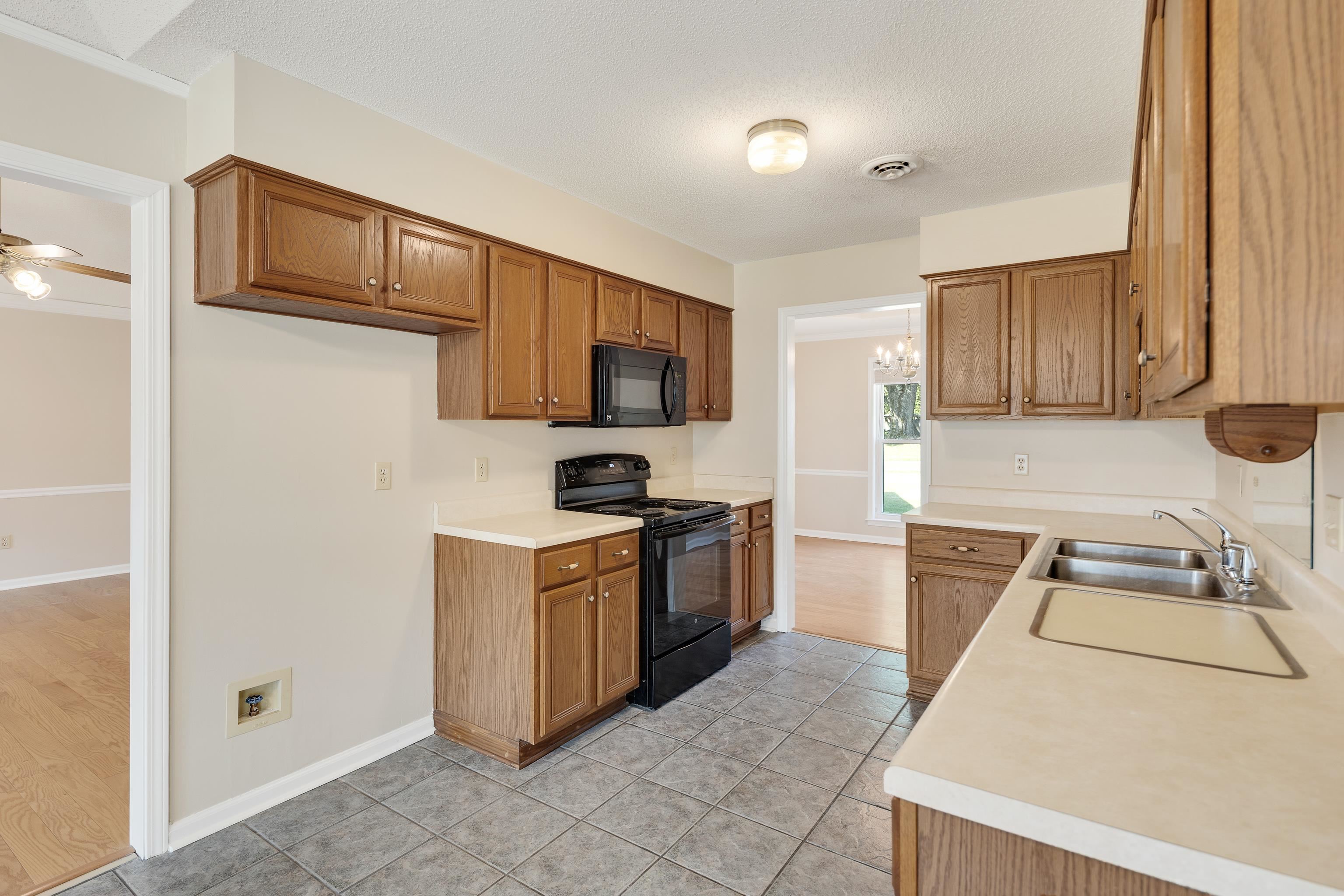 Collierville, Tennessee 38017, United States, 3 Bedrooms Bedrooms, ,2 BathroomsBathrooms,Residential,Active,214193