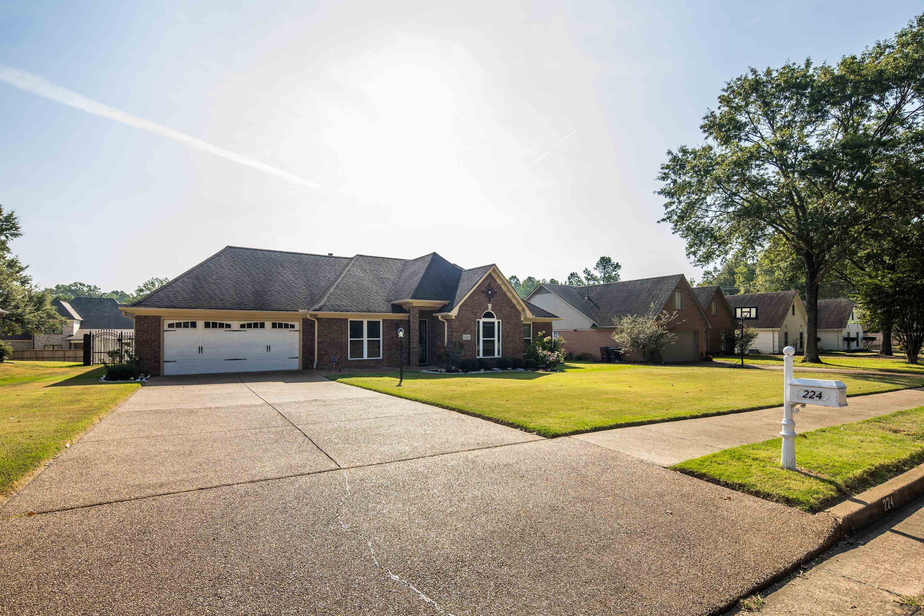 Collierville, Tennessee 38017, United States, 3 Bedrooms Bedrooms, ,2 BathroomsBathrooms,Residential,Active,214193