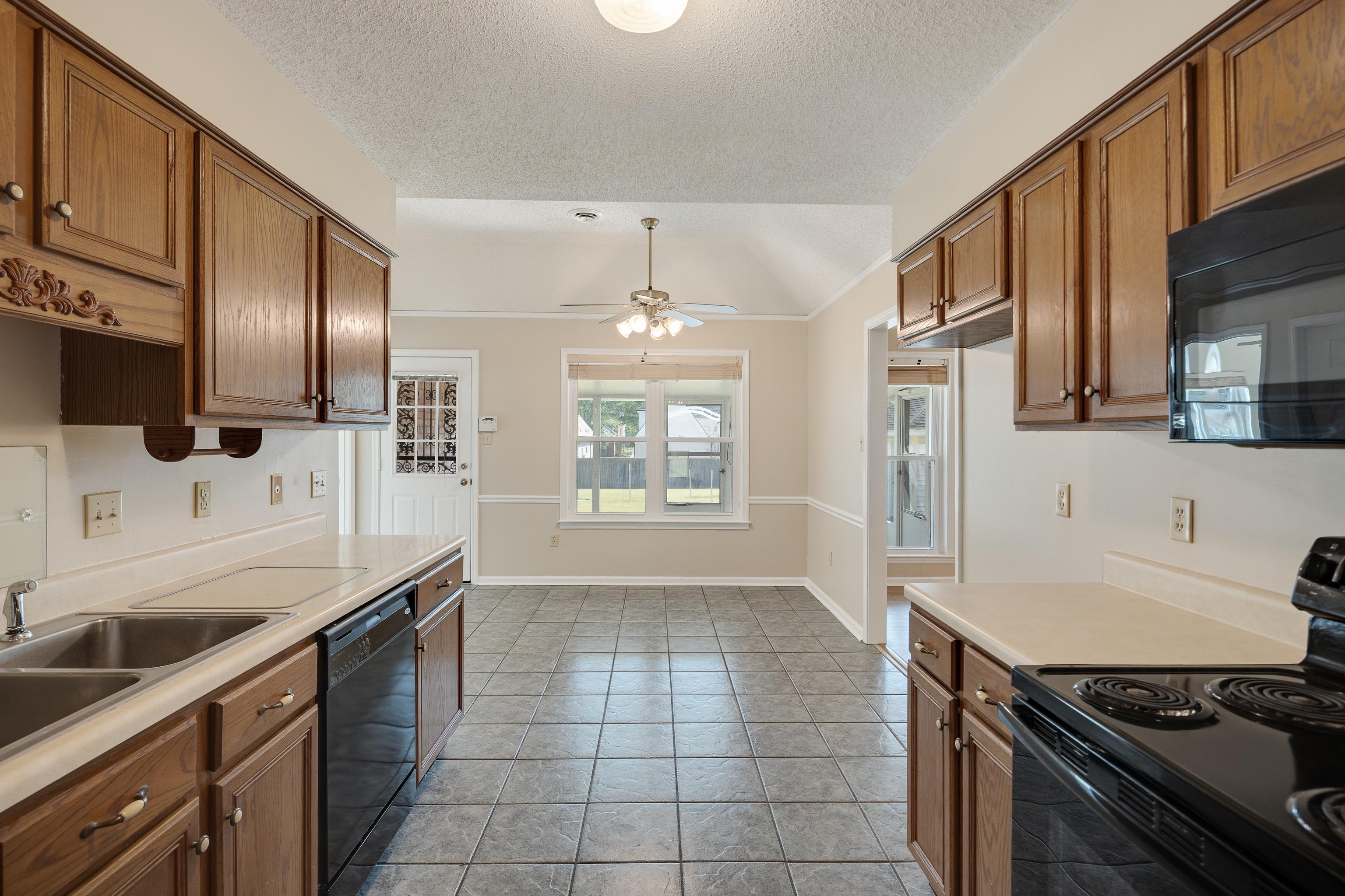 Collierville, Tennessee 38017, United States, 3 Bedrooms Bedrooms, ,2 BathroomsBathrooms,Residential,Active,214193