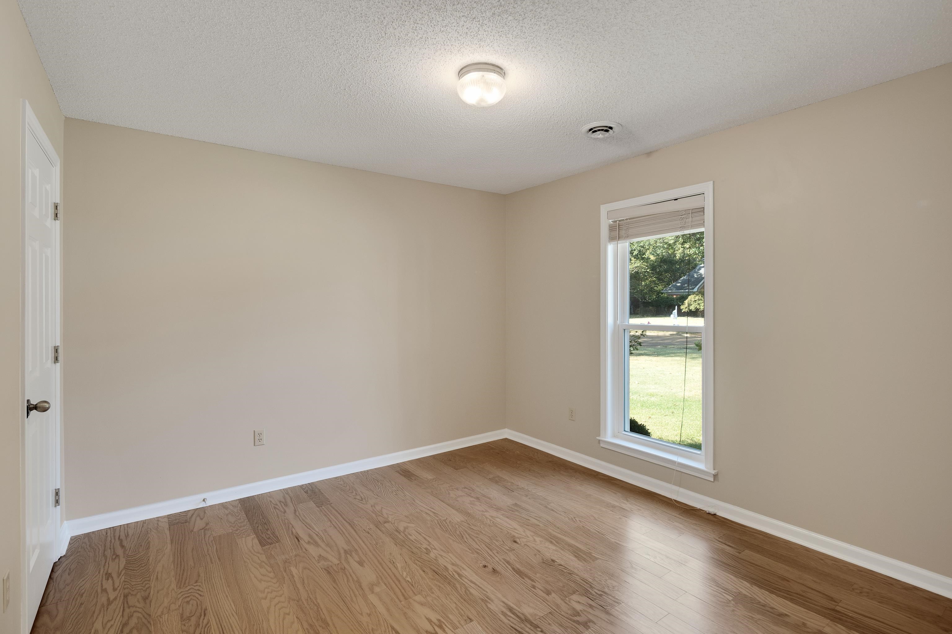 Collierville, Tennessee 38017, United States, 3 Bedrooms Bedrooms, ,2 BathroomsBathrooms,Residential,Active,214193