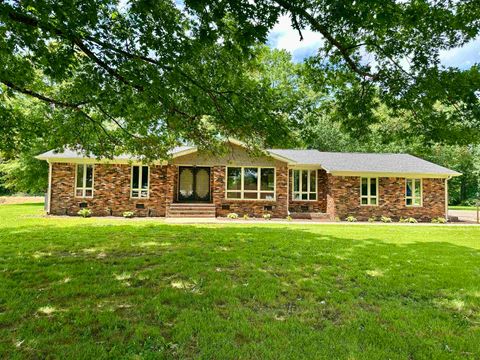 Photo of 808 W MAIN ST, Adamsville, TN 38310 (MLS # 10212288)