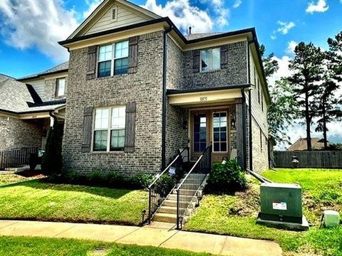 Photo of 10131 STERLING RIDGE DR, Cordova, TN 38018 (MLS # 10223909)
