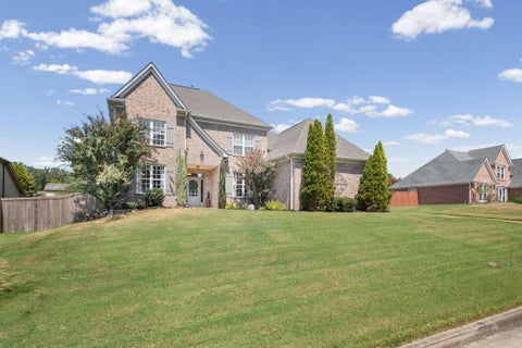Photo of 9424 LAUREL HILL DR, Lakeland, TN 38002 (MLS # 10229630)