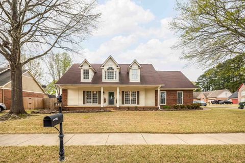 Photo of 487 CANAL LOOP TURN DR, Collierville, TN 38017 (MLS # 10218412)