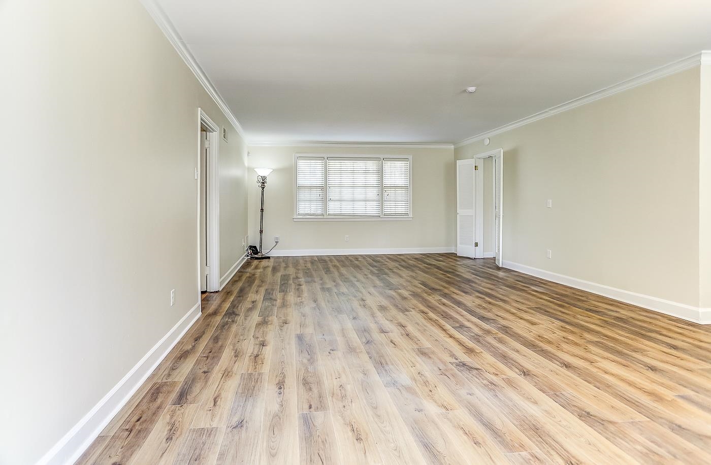 Memphis, Tennessee 38117, United States, 4 Bedrooms Bedrooms, ,3 BathroomsBathrooms,Residential,Active,82425