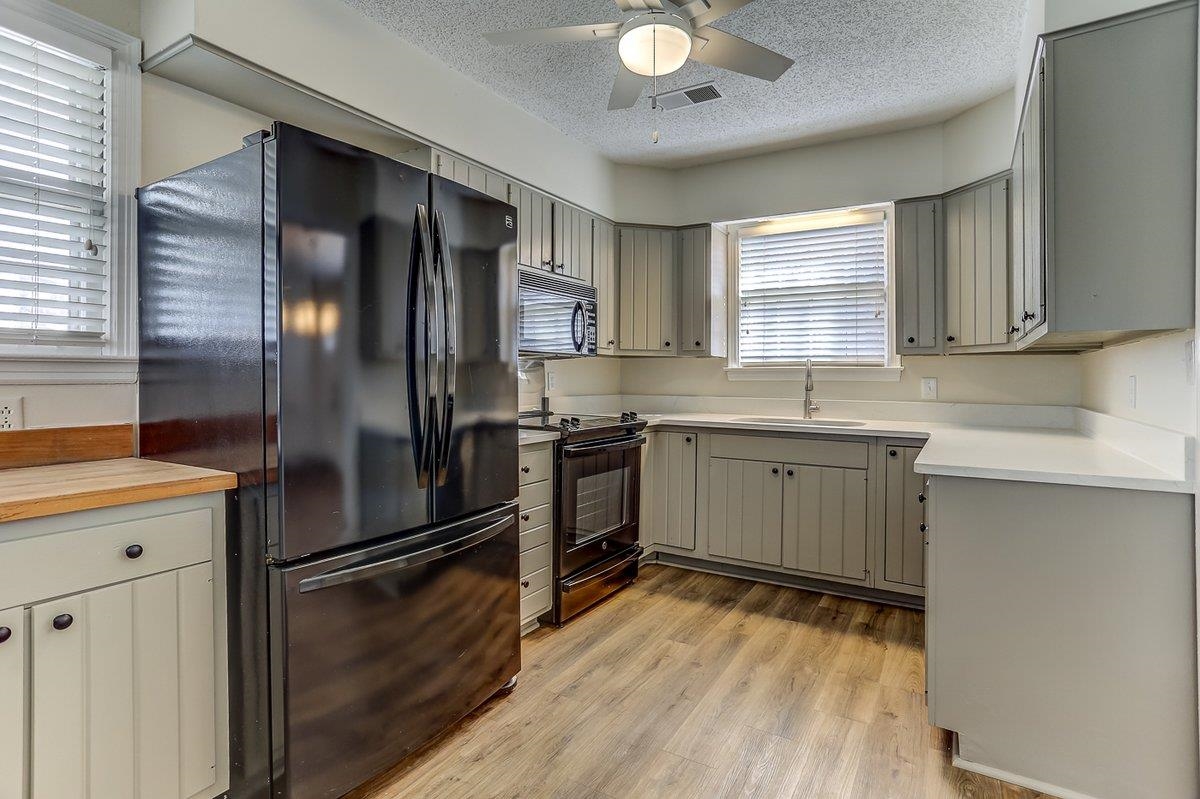 Memphis, Tennessee 38117, United States, 4 Bedrooms Bedrooms, ,3 BathroomsBathrooms,Residential,Active,82425