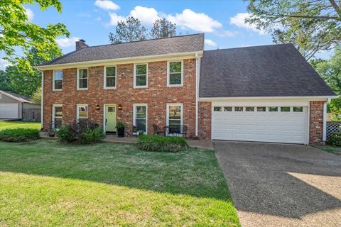 Photo of 415 E VALLEYWOOD DR, Collierville, TN 38017 (MLS # 10219620)