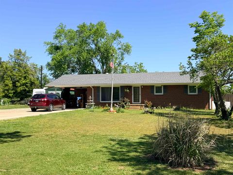 Photo of 457 VINE ST, Savannah, TN 38372 (MLS # 10220067)