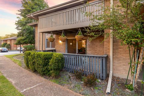 Photo of 726 HEDGEGROVE DR 3 #3, Memphis, TN 38117 (MLS # 10209356)