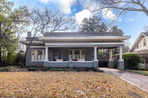 Photo of 2237 COURT AVE, Memphis, TN 38104 (MLS # 10212587)