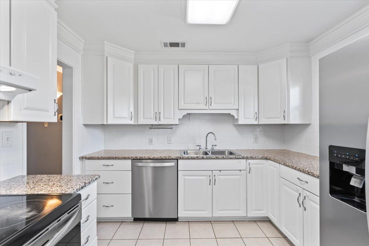 Memphis, Tennessee 38117, United States, 3 Bedrooms Bedrooms, ,2 BathroomsBathrooms,Residential,Pending,110662