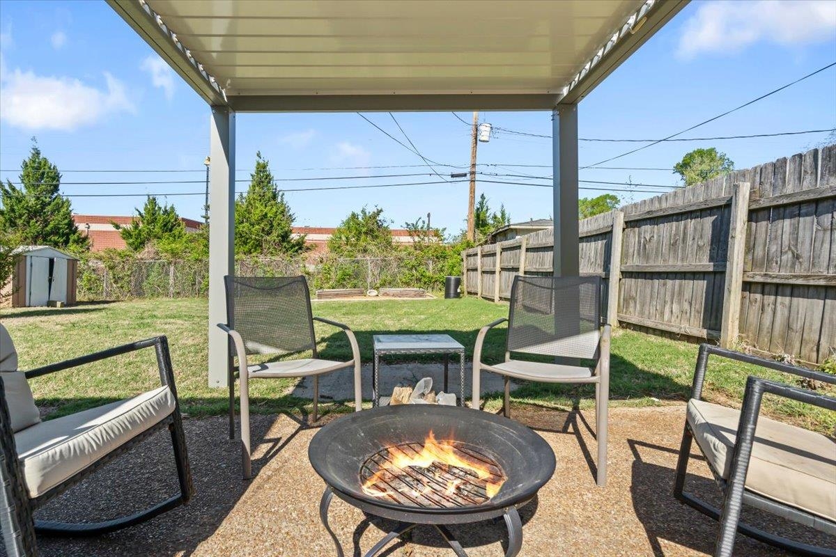 Memphis, Tennessee 38117, United States, 3 Bedrooms Bedrooms, ,2 BathroomsBathrooms,Residential,Pending,110662