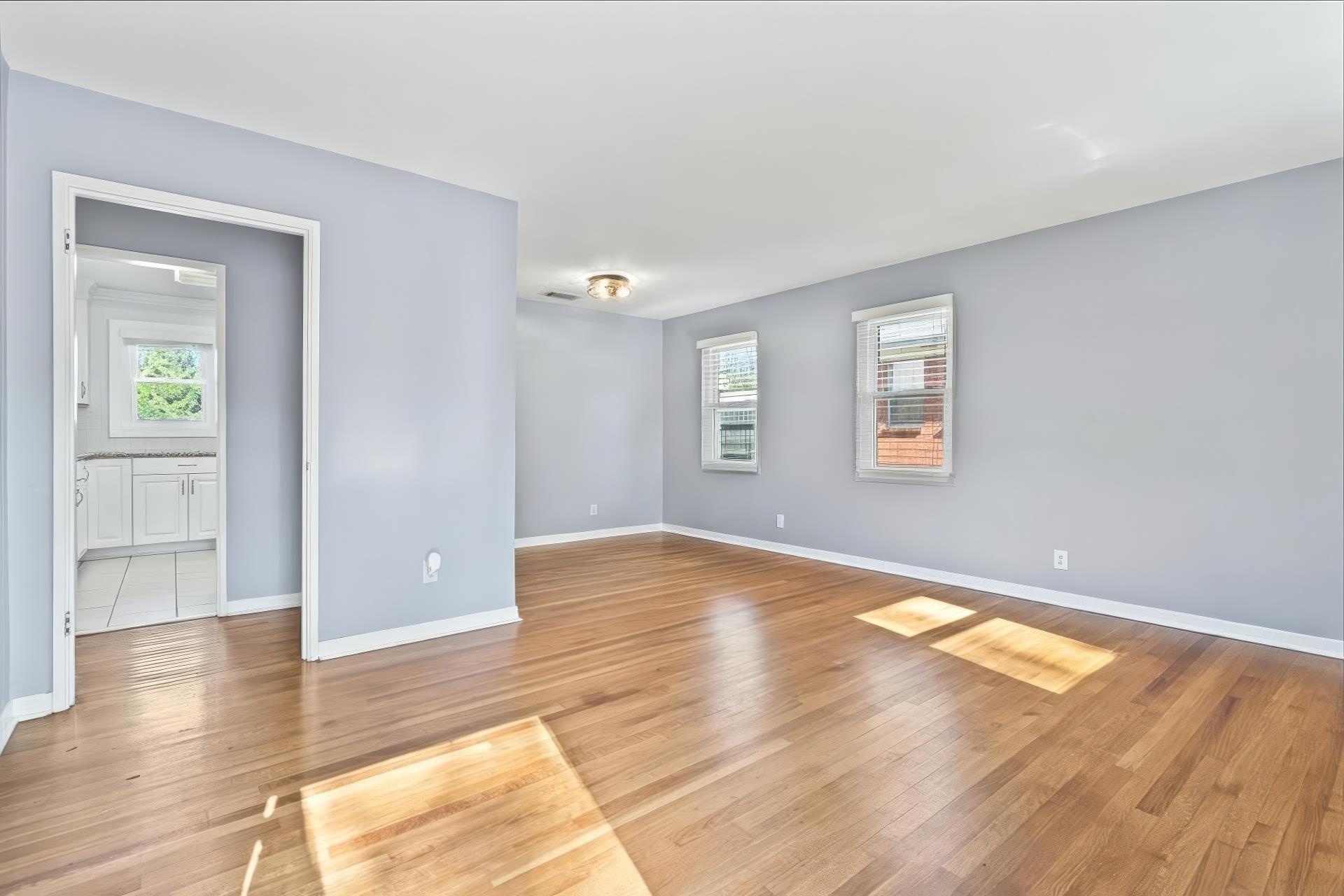 Memphis, Tennessee 38117, United States, 3 Bedrooms Bedrooms, ,2 BathroomsBathrooms,Residential,Pending,110662