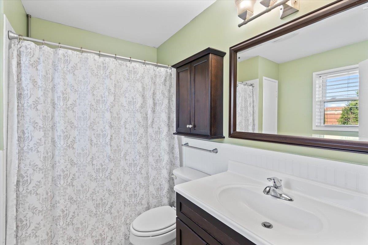 Memphis, Tennessee 38117, United States, 3 Bedrooms Bedrooms, ,2 BathroomsBathrooms,Residential,Pending,110662