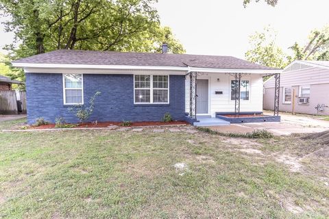 Single Family Residence in Memphis TN 1434 DEARING RD.jpg