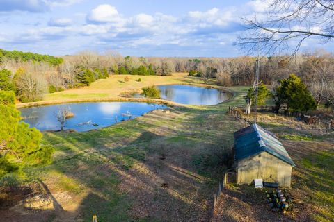 Photo of 700 N REID HOOKER RD N, Eads, TN 38028 (MLS # 10218213)