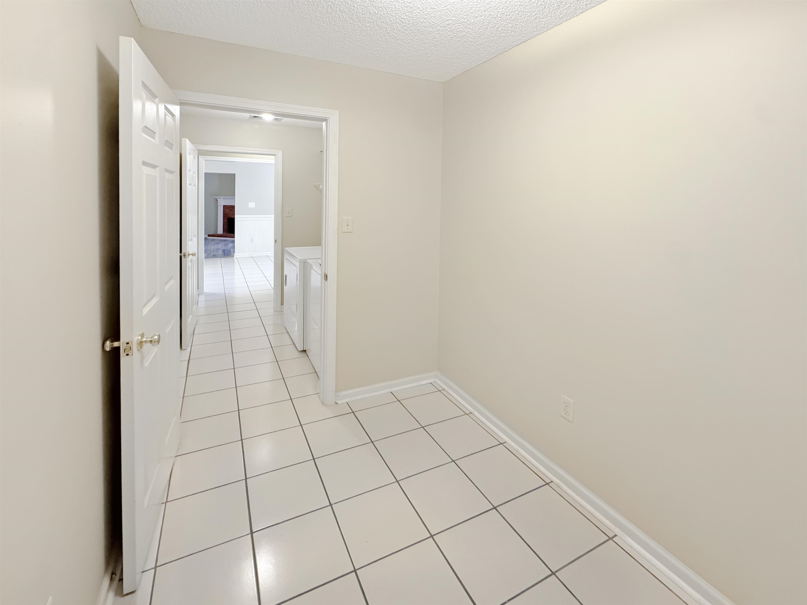 Bartlett, Tennessee 38135, United States, 3 Bedrooms Bedrooms, ,2 BathroomsBathrooms,Residential,Pending,215489