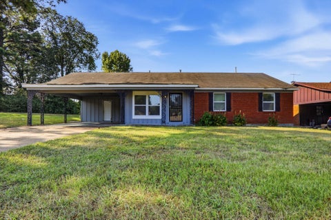Photo of 727 BONWOOD AVE, Memphis, TN 38109 (MLS # 10229838)