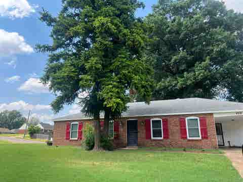 Photo of 4974 CROMWELL AVE, Memphis, TN 38118 (MLS # 10226952)