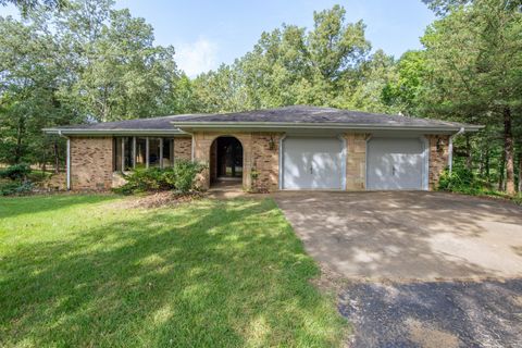 Photo of 1910 HAMBURG LOOP, Savannah, TN 38372 (MLS # 10202241)