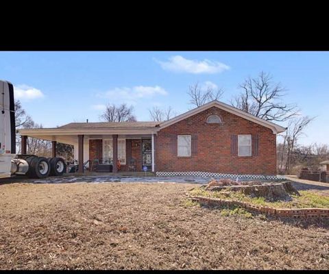 Photo of 307 SUMMERWOOD AVE, Memphis, TN 38109 (MLS # 10220855)