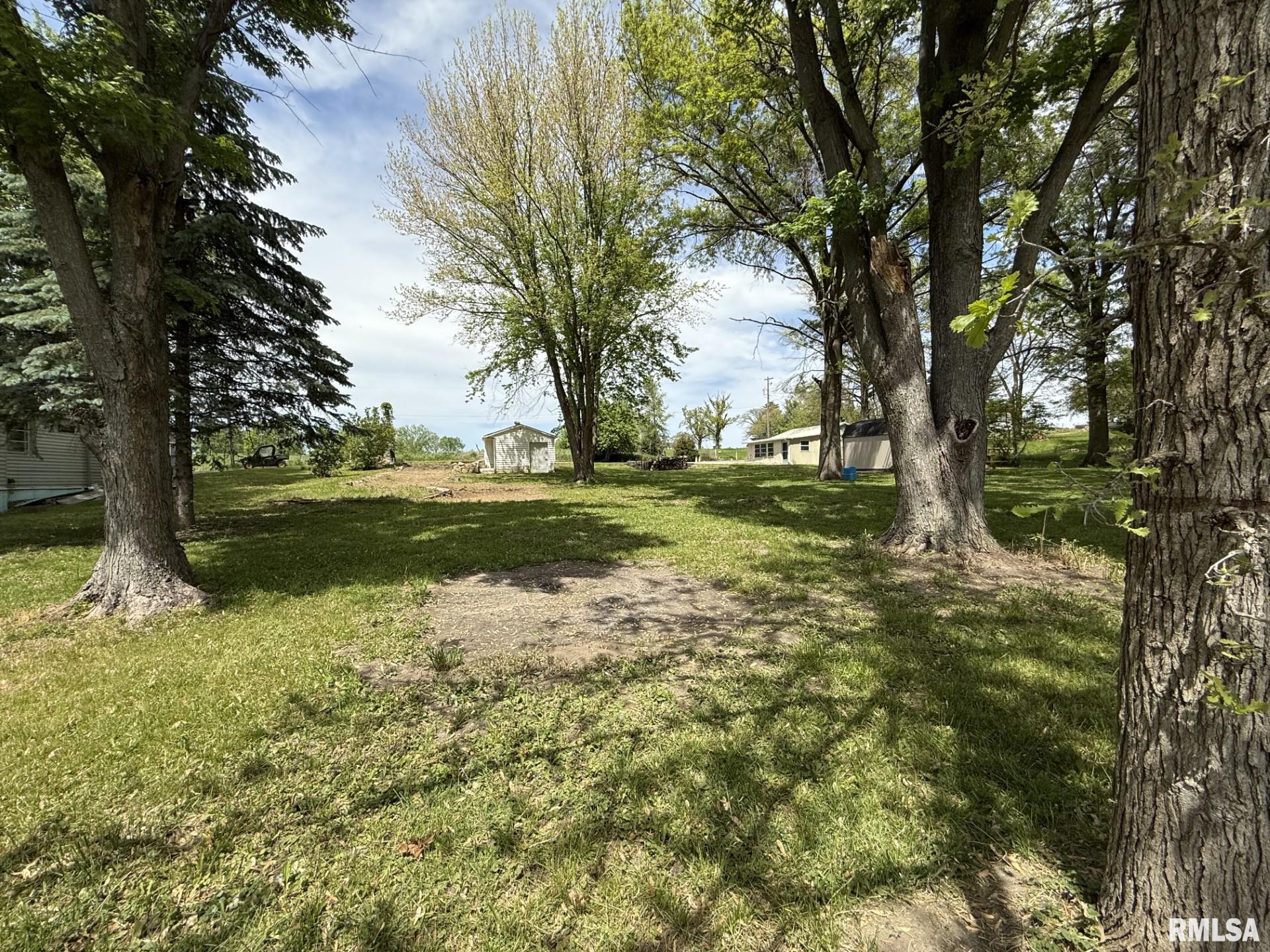 13 Lake Warren Drive, Monmouth, Illinois image 3