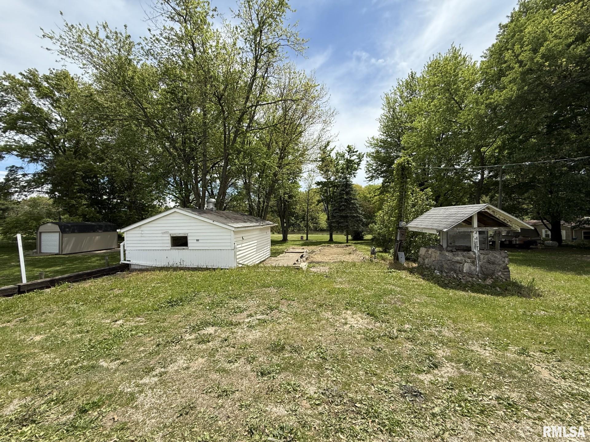 13 Lake Warren Drive, Monmouth, Illinois image 1