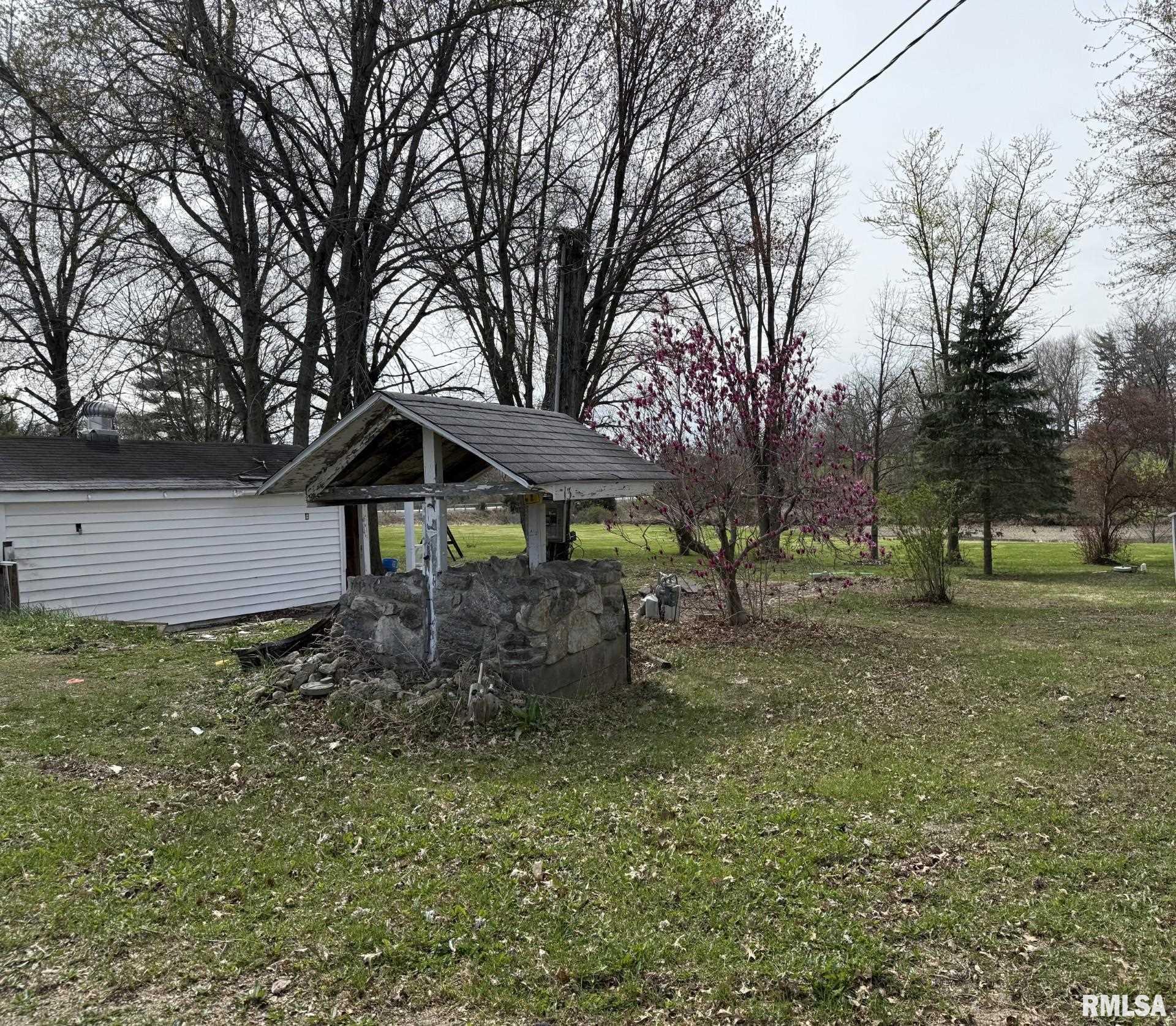 13 Lake Warren Drive, Monmouth, Illinois image 1