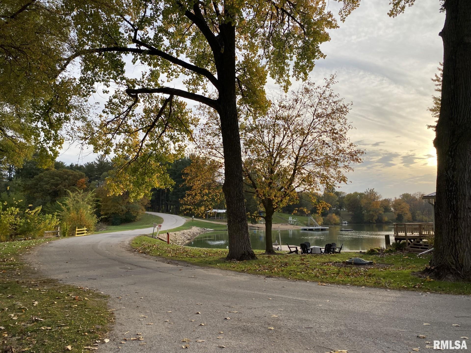 13 Lake Warren Drive, Monmouth, Illinois image 8