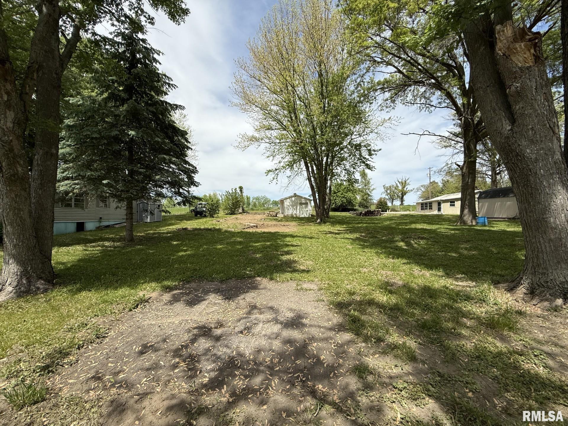 13 Lake Warren Drive, Monmouth, Illinois image 4