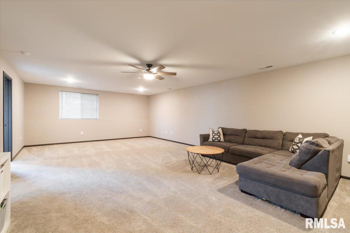 412 Dawson Drive, West Branch, Iowa image 28