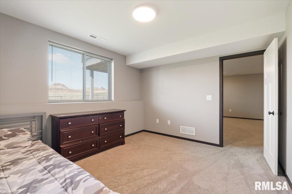 412 Dawson Drive, West Branch, Iowa image 33