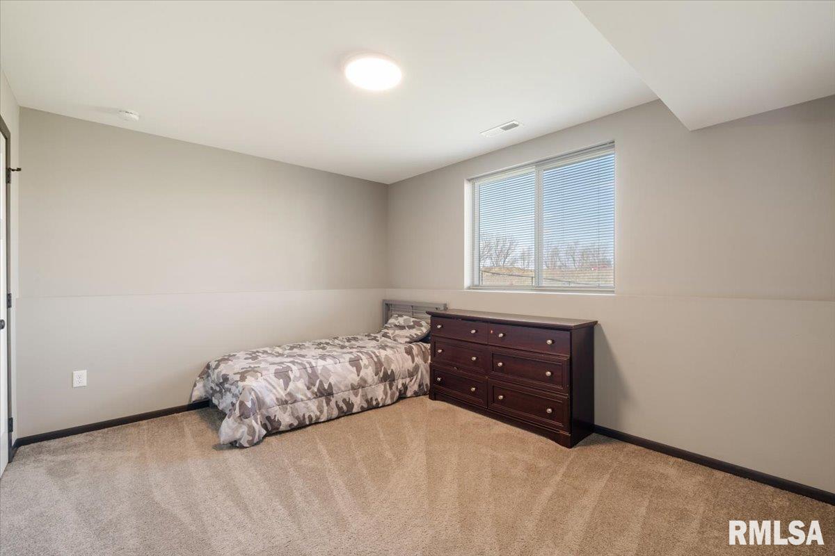 412 Dawson Drive, West Branch, Iowa image 34