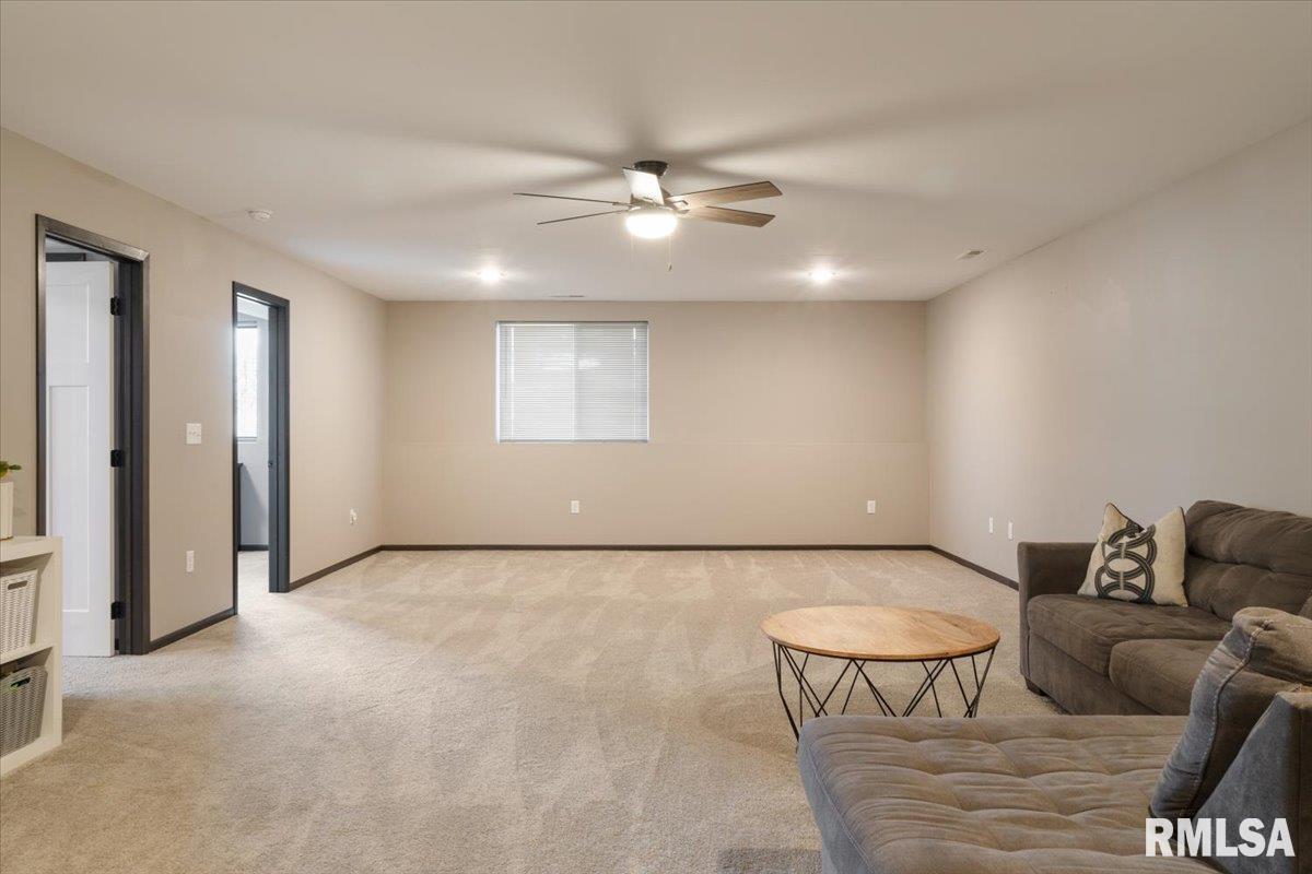 412 Dawson Drive, West Branch, Iowa image 31