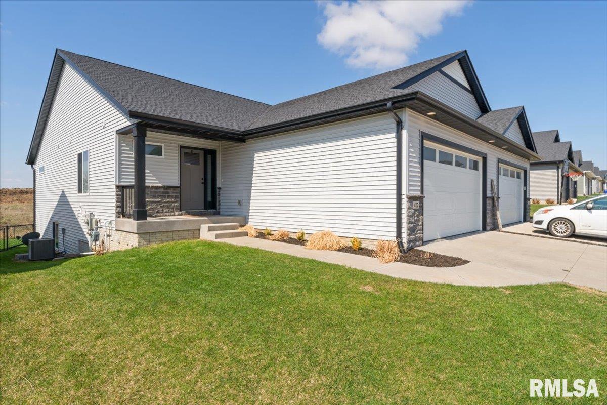 412 Dawson Drive, West Branch, Iowa image 3