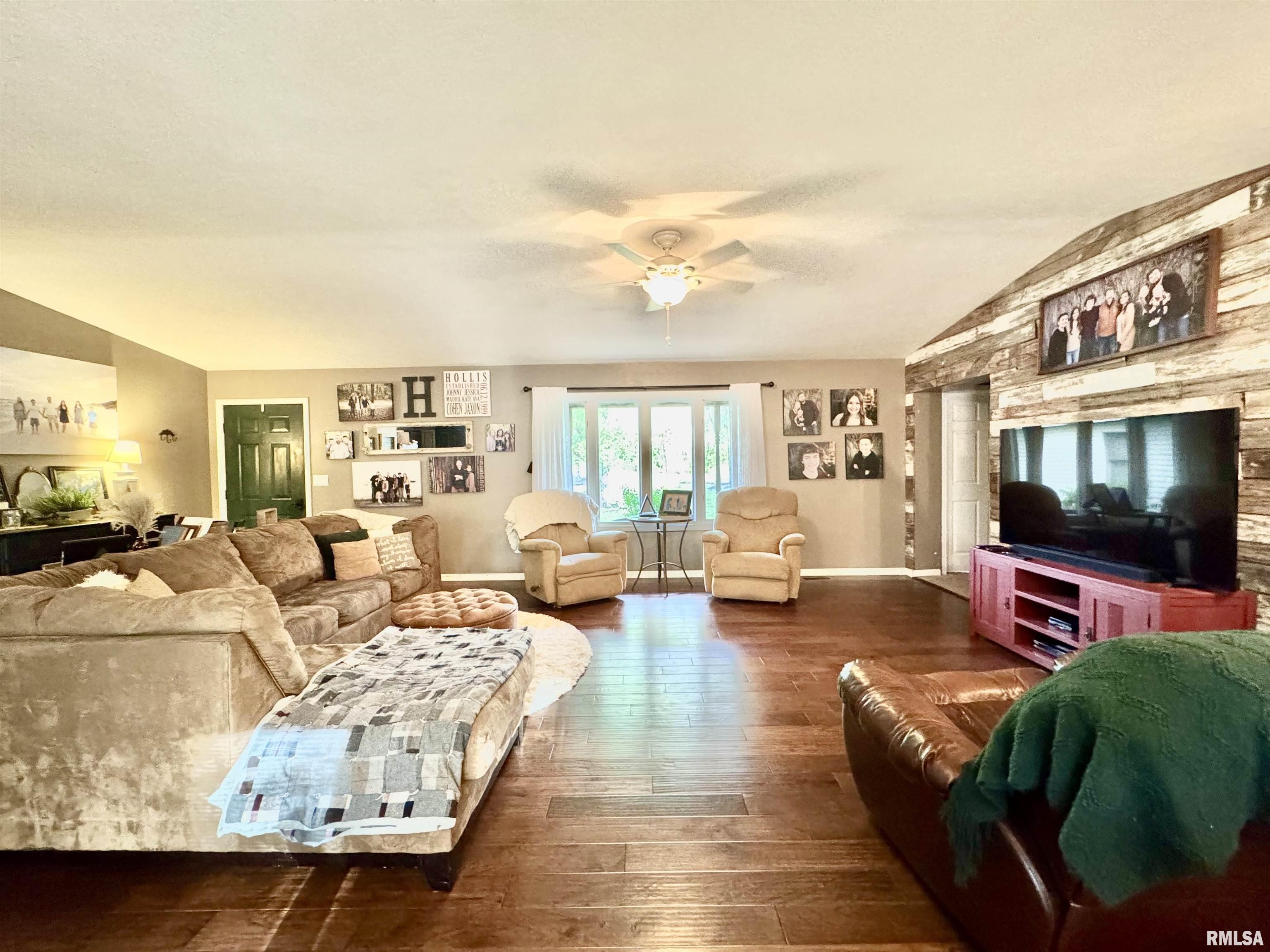 15013 Circle M Road, Sesser, Illinois image 7