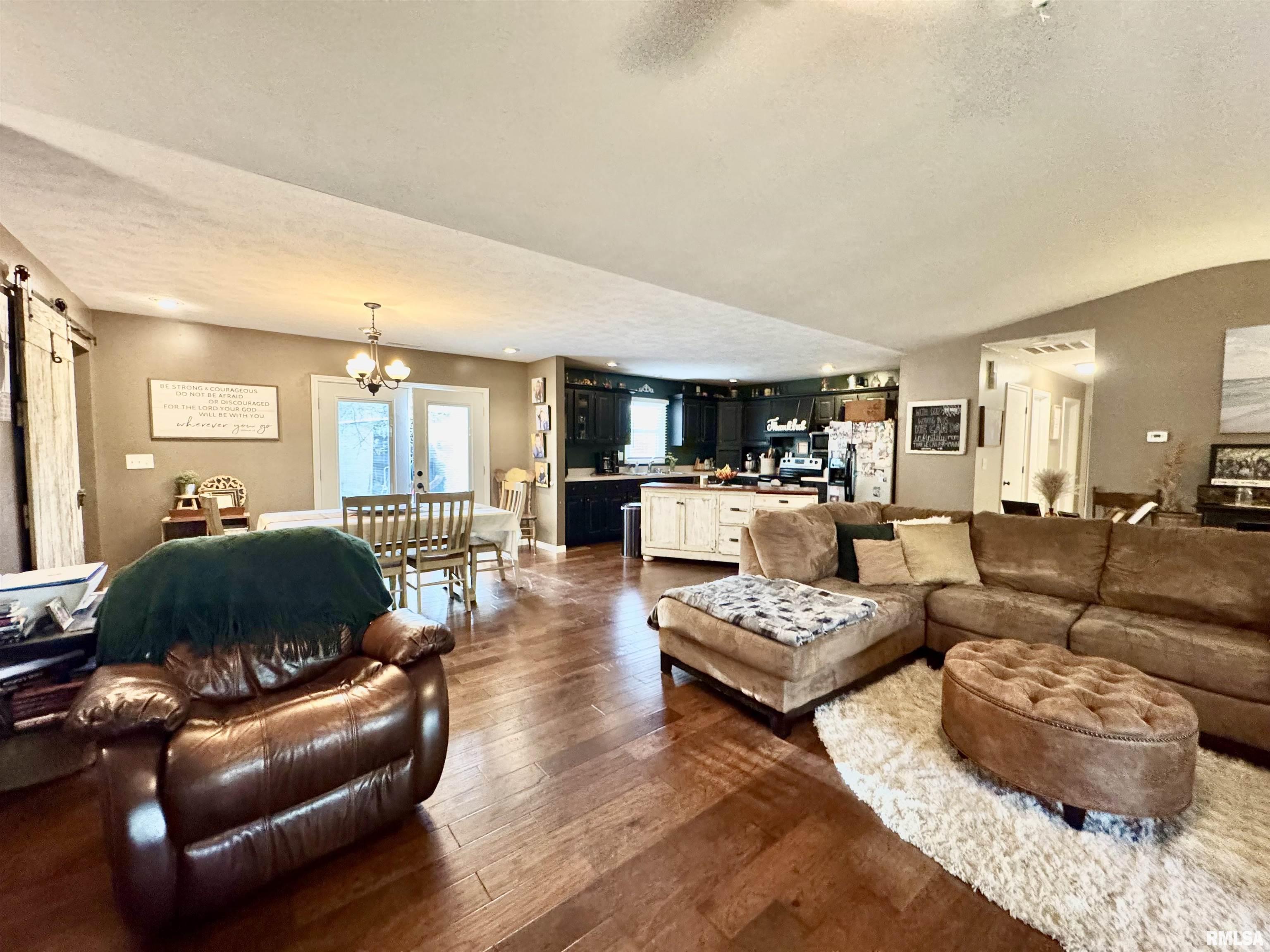 15013 Circle M Road, Sesser, Illinois image 6