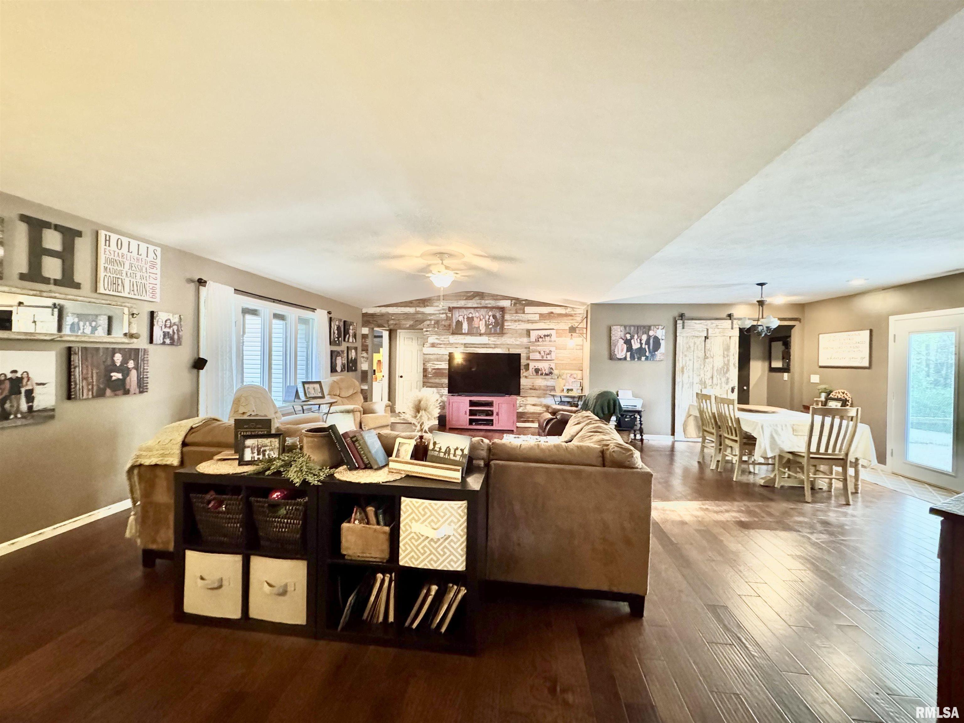 15013 Circle M Road, Sesser, Illinois image 5