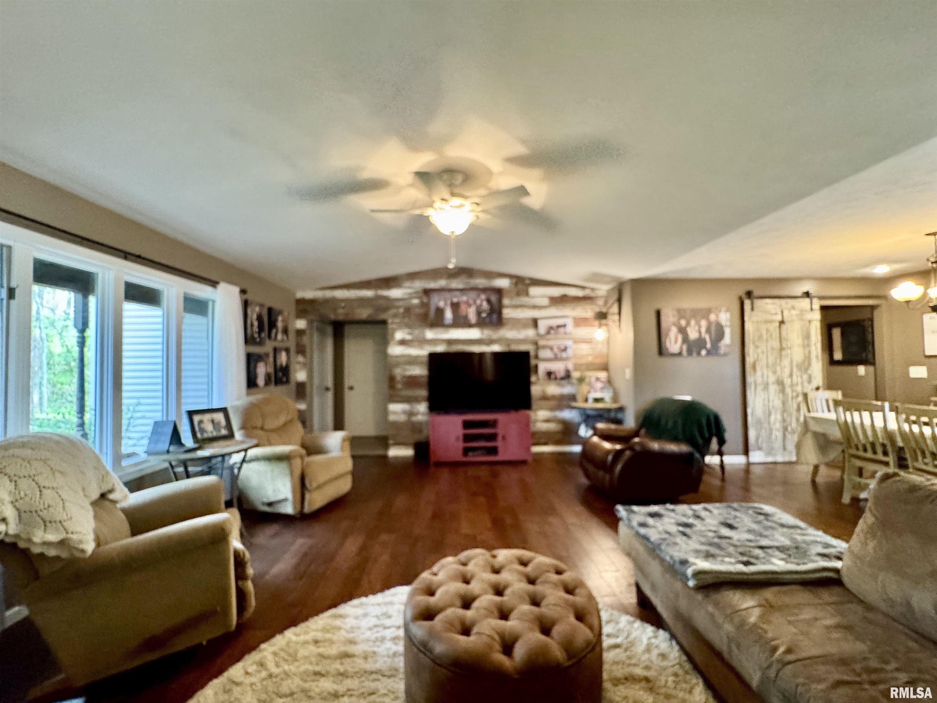 15013 Circle M Road, Sesser, Illinois image 8