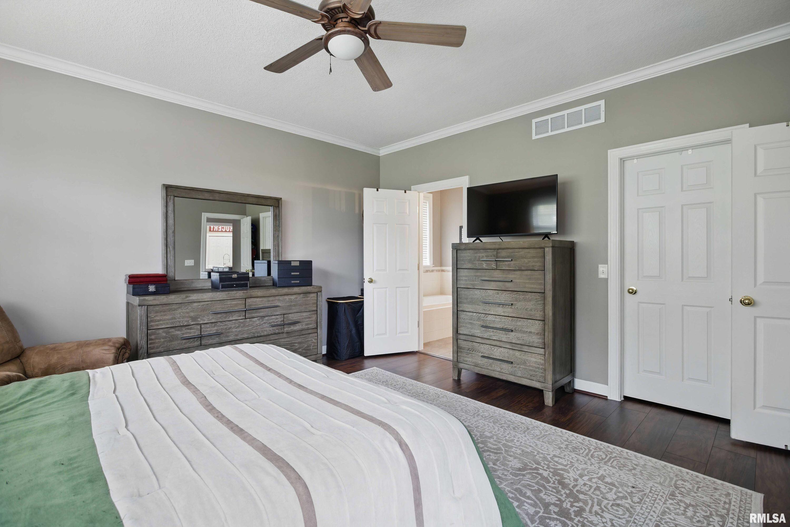 2139 Cromwell Circle, Davenport, Iowa image 16