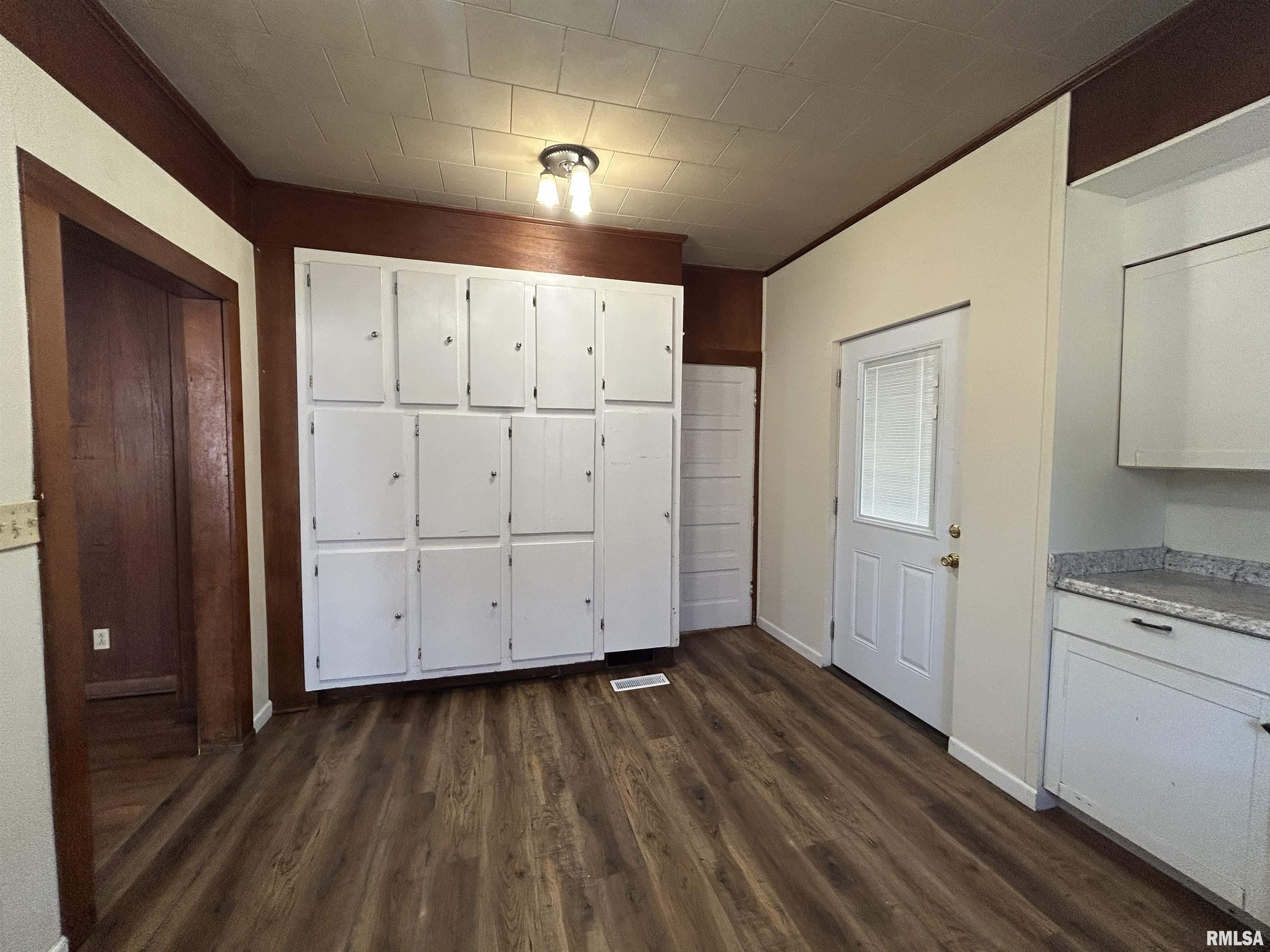 508 S Poplar Street, Carbondale, Illinois image 8