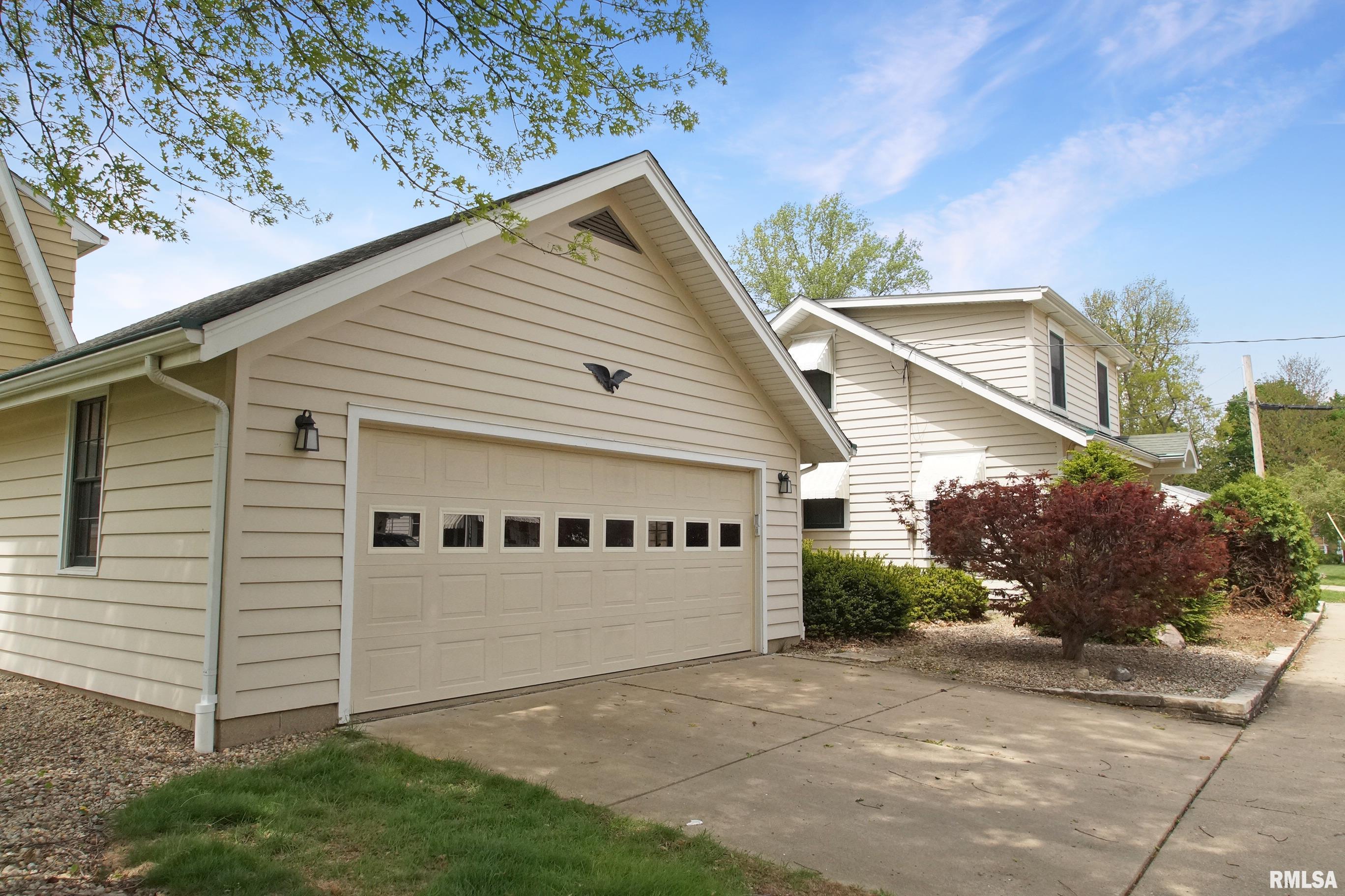 203 N Waverly Avenue, West Peoria, Illinois image 5