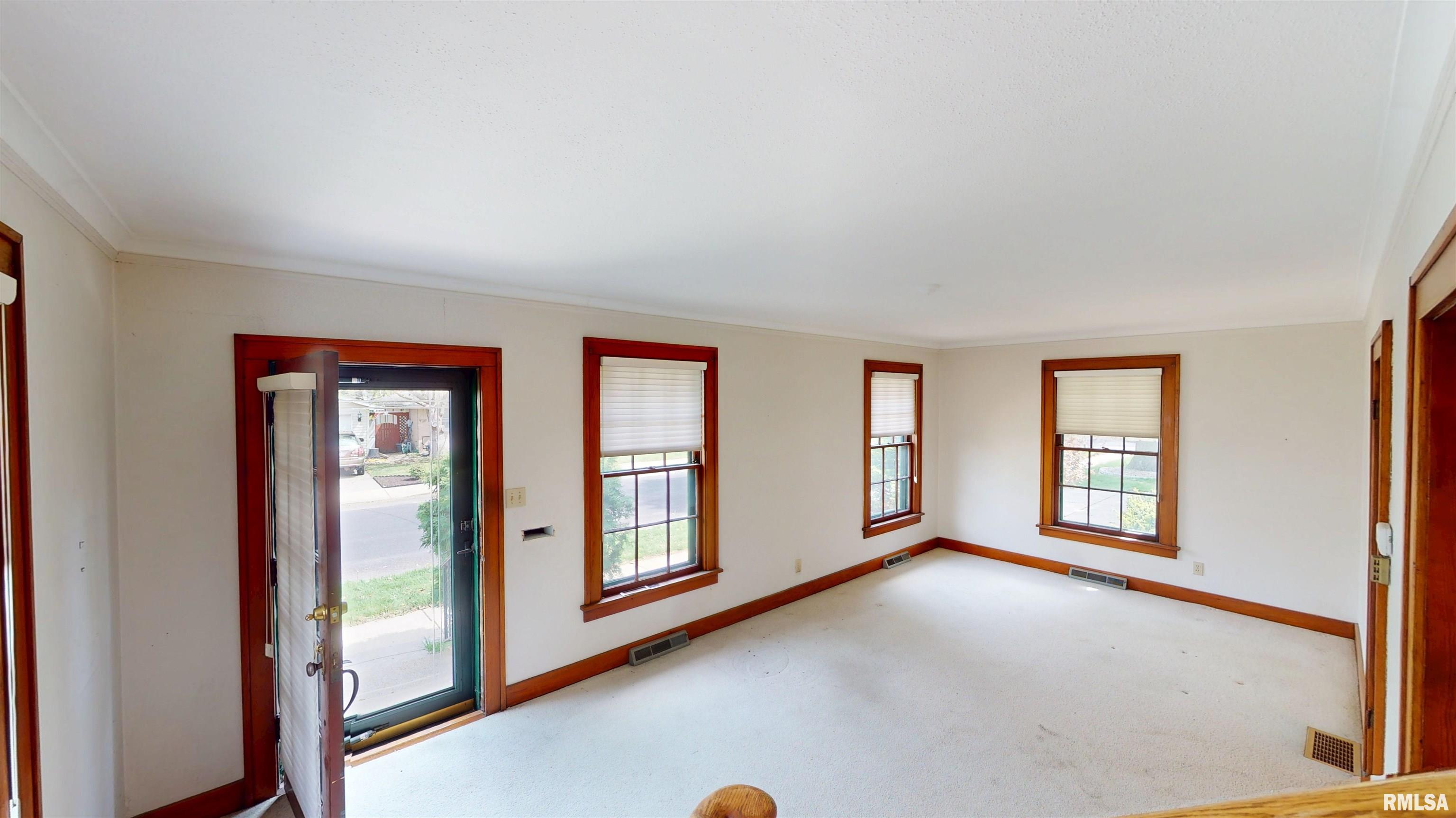 203 N Waverly Avenue, West Peoria, Illinois image 9