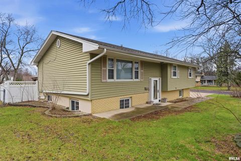 Homes For Sale - 2820 W Huntington Drive<br/> Peoria, IL 61614